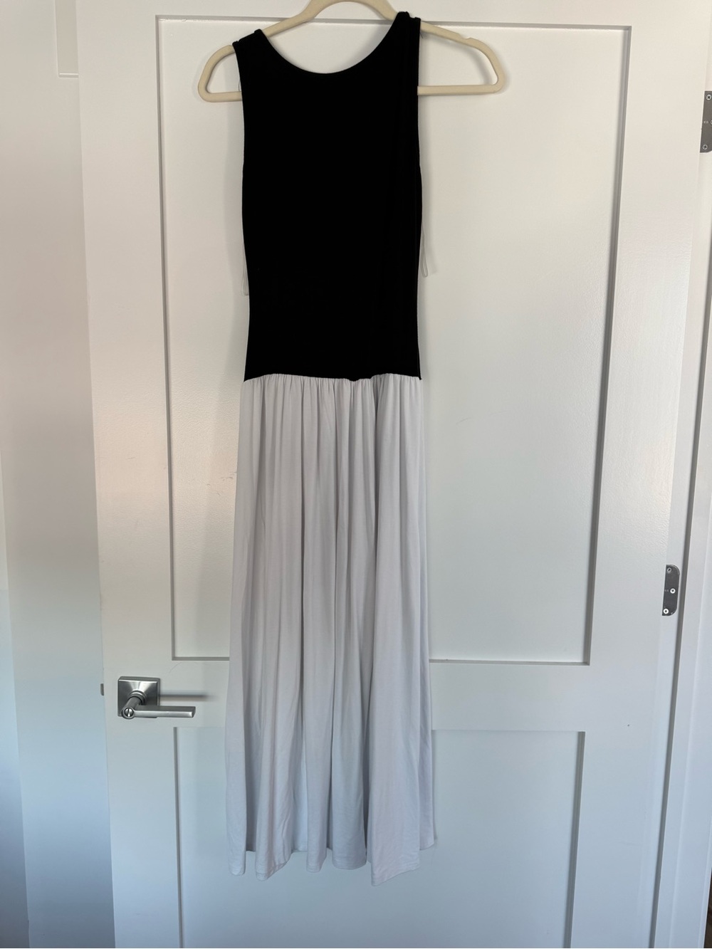 Sleeveless Black and White Maxi Dress